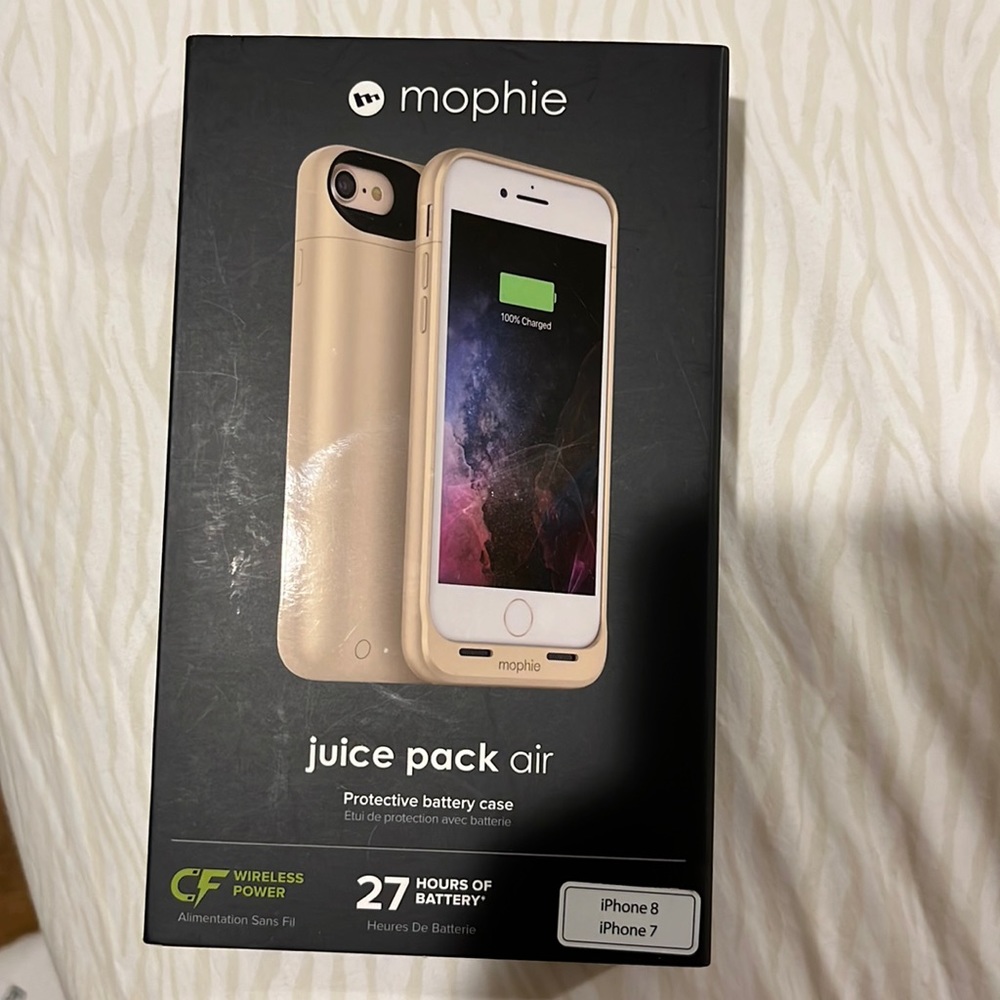 Gold mophie charger. Compatible with iPhone 7 and iPhone 8
